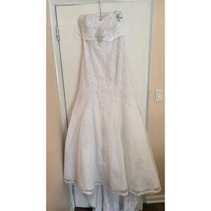 Marys Bridal Wedding Dress Womens Size 10 White Floral Beaded Train Msrp $799